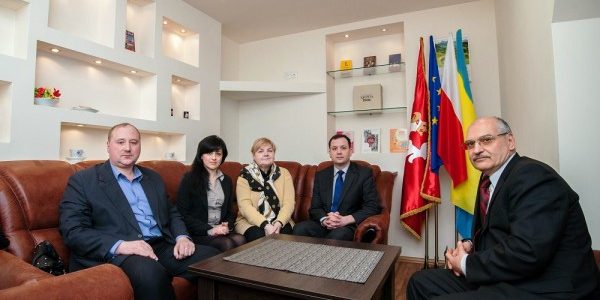 Priem-dokumentov-na-soiskanie-Karty-Polyaka-600×399