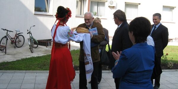 Консул Республіки Польща відвідав Петриківку – Польська Громада Консул Республіки Польща та іноземні гості відвідали Петриківку - Польська Громада