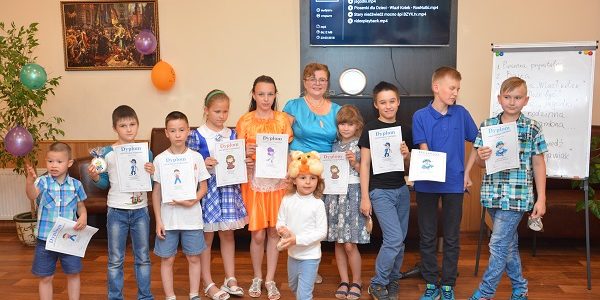 Виступ дитячого Польського театру в Будинку Польському в День Дитини - Польська Громада