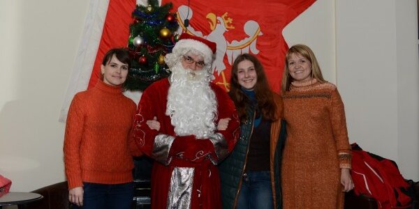 Святий Миколай приніс казку в Польську Громаду – Польська Громада Святий Миколай приніс казку в Польську Громаду - Польська Громада